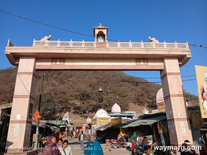 Kamadgiri hill parikrama path, Chitrakoot