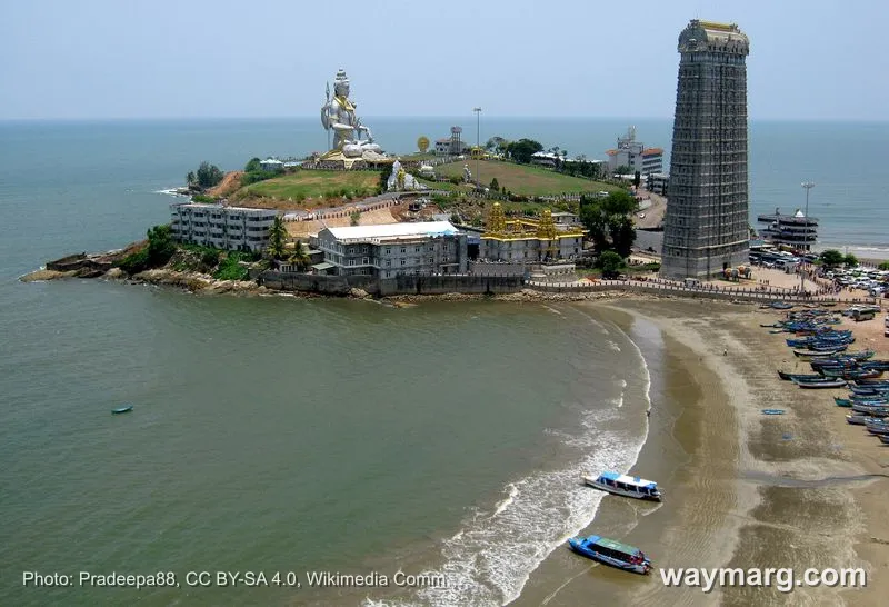 Giant Shiva statue and gopuram, Murudeshwar